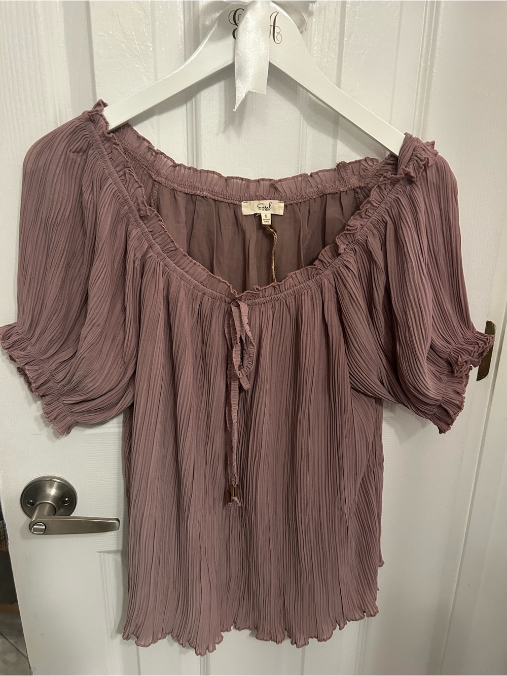 easel Mauve Pleated Off-Shoulder Peasant Blouse